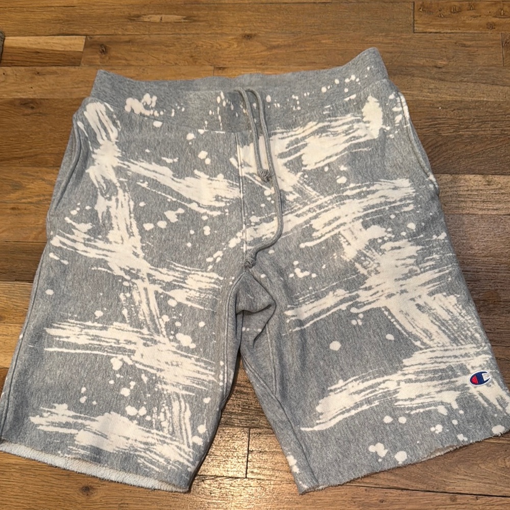 Champion Men's Athletic Shorts in Gray and White size Medium